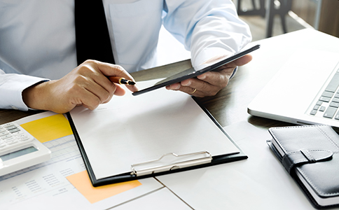 青岛市代办工商执照多少钱啊？