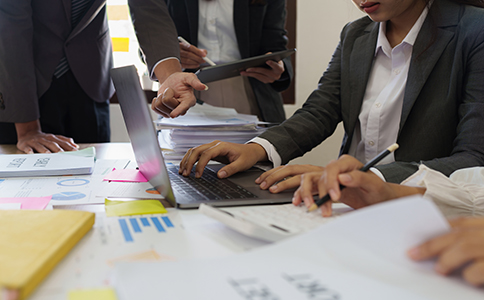 青岛运输公司如何注册公司？